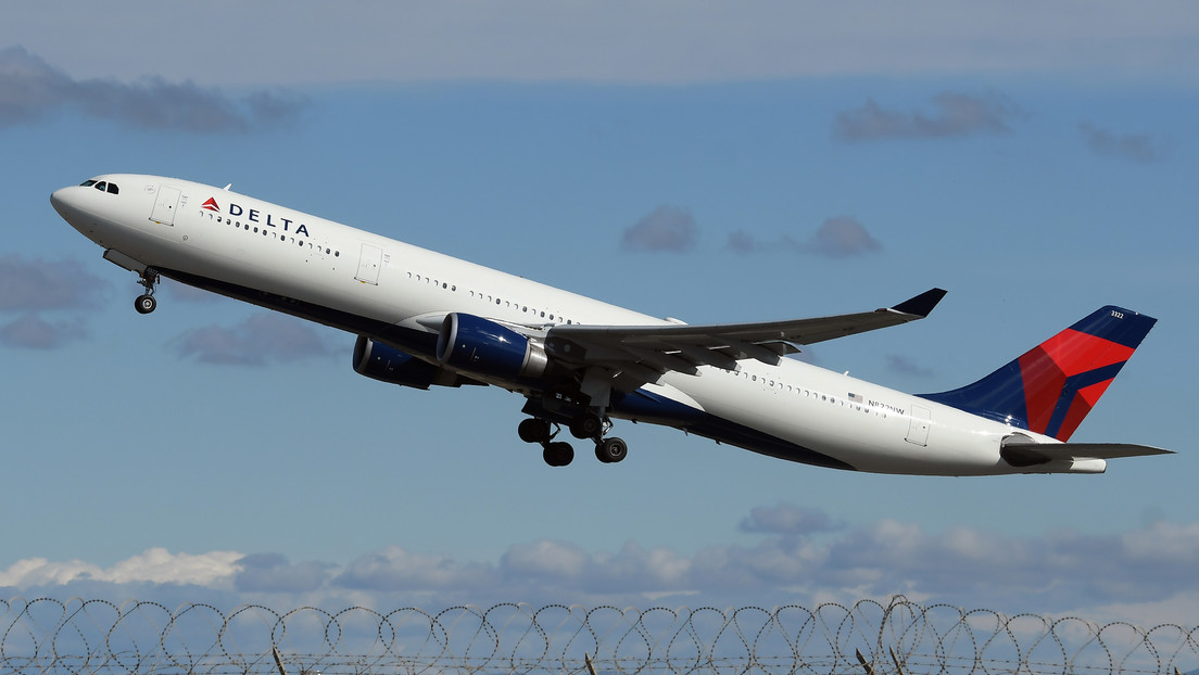 Delta Air Lines ofreció 10.000 dólares a los pasajeros de un vuelo sobrevendido por dejar su asiento