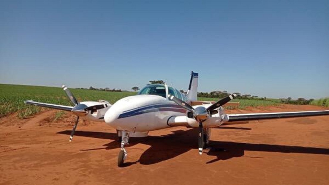 VIDEO: El momento en que la Fuerza Aérea de Brasil intercepta un avión que llevaba 600 kilos de pasta base de cocaína