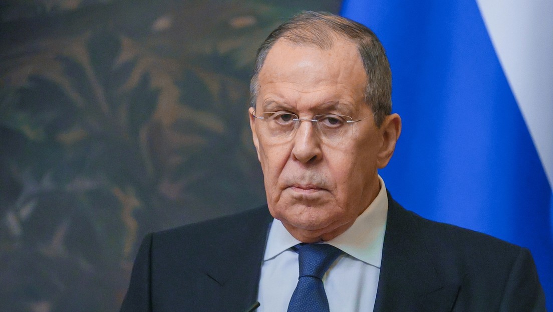 Lavrov califica de mentira las acusaciones de Kiev de que Rusia bombardeó sus propias ciudades fronterizas