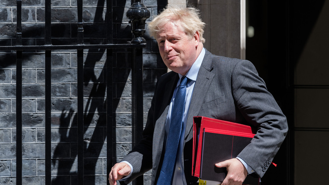 Boris Johnson dimitirá hoy como líder de los conservadores y permanecerá como primer ministro hasta otoño