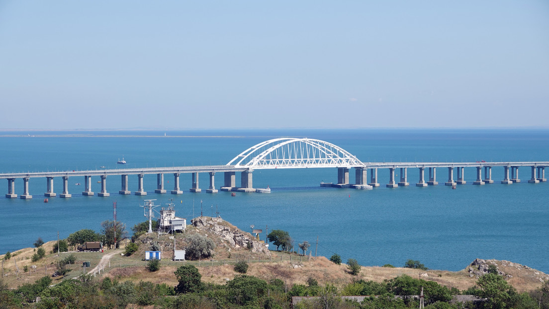 Excomandante de la OTAN afirma que Ucrania puede derribar el puente entre Crimea y la Rusia continental