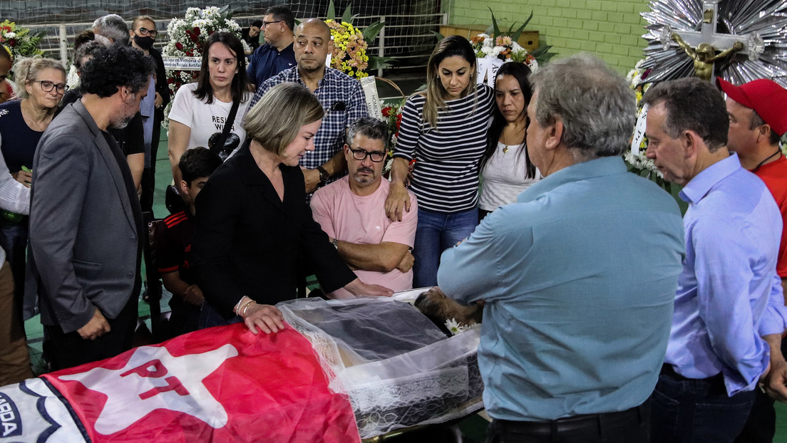 El asesinato a tiros de un militante de Lula por parte de un seguidor de Bolsonaro sacude la política brasileña