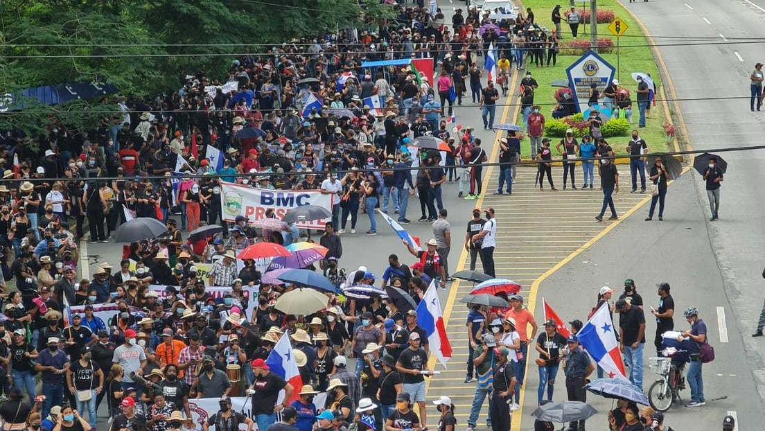 Panamá vive una nueva jornada de protestas sociales mientras algunos gremios negocian con el Gobierno