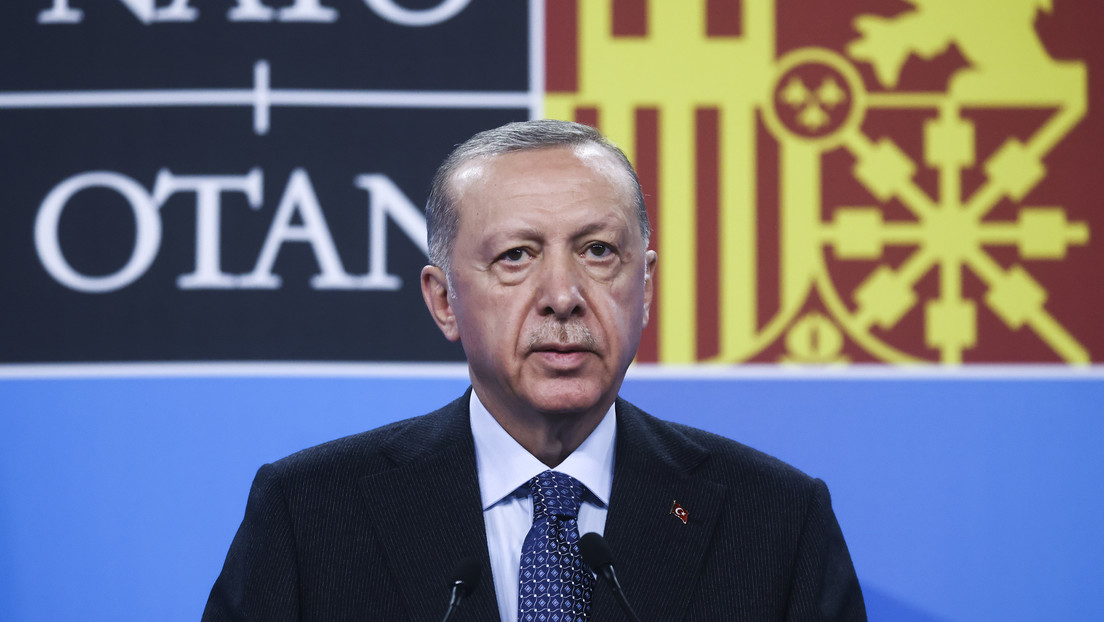 Erdogan amenaza con congelar el ingreso de Suecia y Finlandia en la OTAN si no cumplen sus compromisos