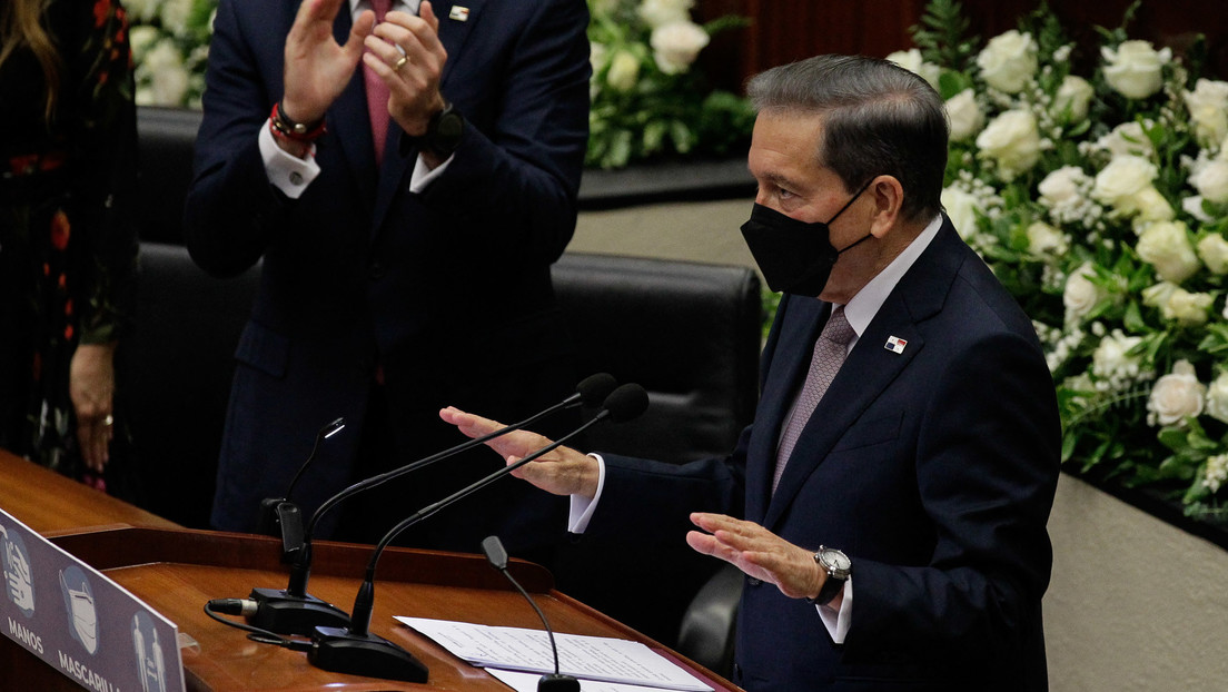 El presidente de Panamá pide a manifestantes desbloquear las vías en el inicio de la mesa única de diálogo