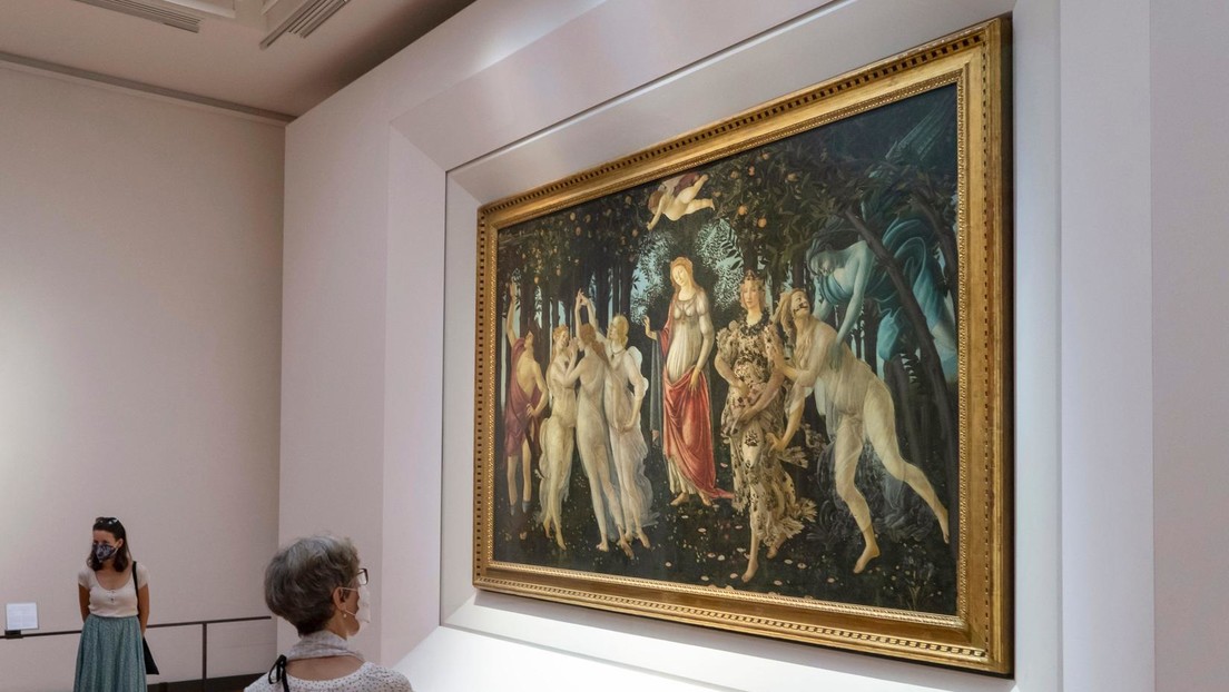 "No habrá más turismo, ni museos, ni arte": Activistas climáticos se pegan con cola a una pintura de Botticelli en Italia (VIDEO)