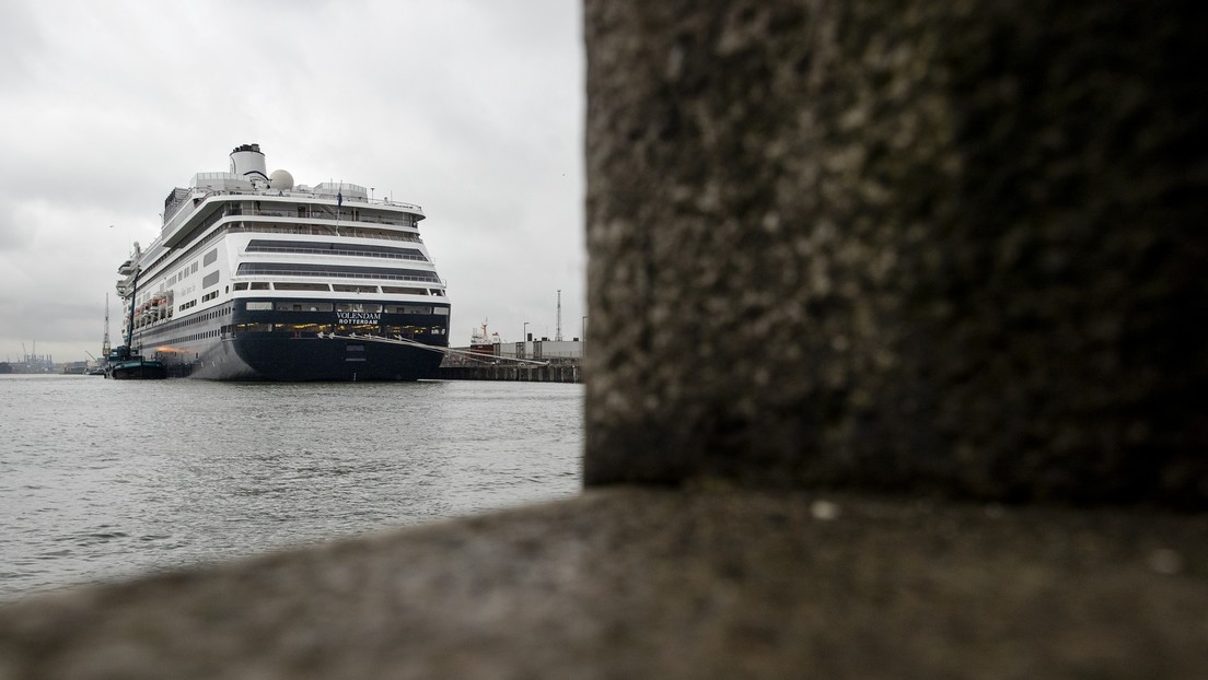 Países Bajos planea alojar a refugiados en cruceros