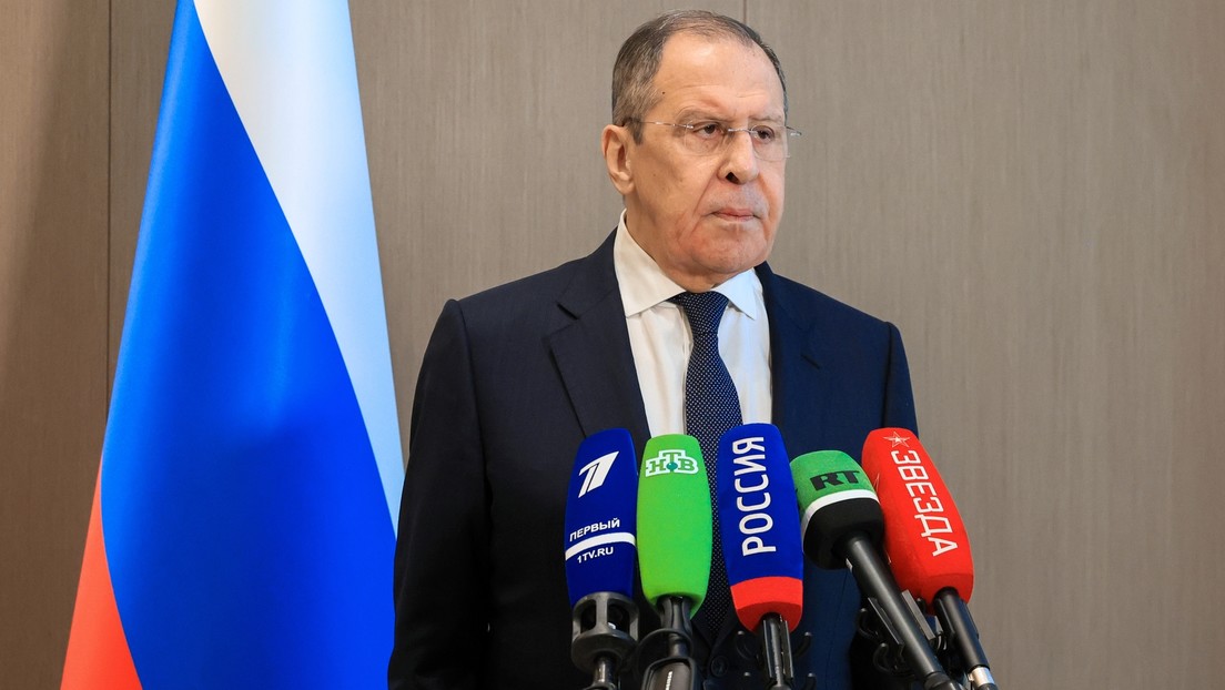 "Ha quedado claro quién dirige a quién": Lavrov pone en evidencia que EE.UU. controla la postura de Ucrania sobre las conversaciones de paz