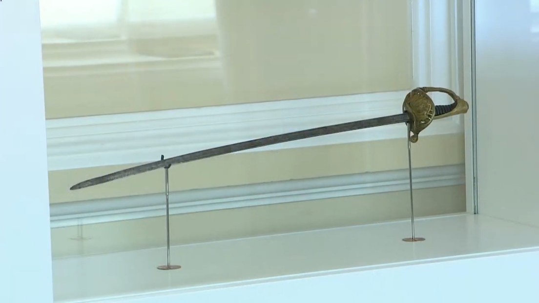 La mítica espada del libertador Simón Bolívar estará en la toma de posesión  de Gustavo Petro en Colombia - RT