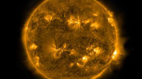 Una tormenta solar procedente de un "cañón de fuego" en la superficie del Sol golpeará la Tierra este viernes