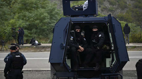 Reportan que las fuerzas de Kosovo bloquean carreteras con Serbia, suenan sirenas y se oyen disparos