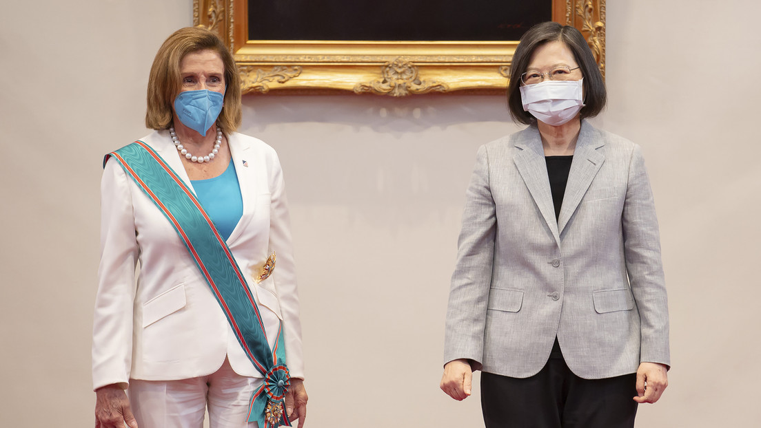Nancy Pelosi recibe orden honorífica en Taiwán