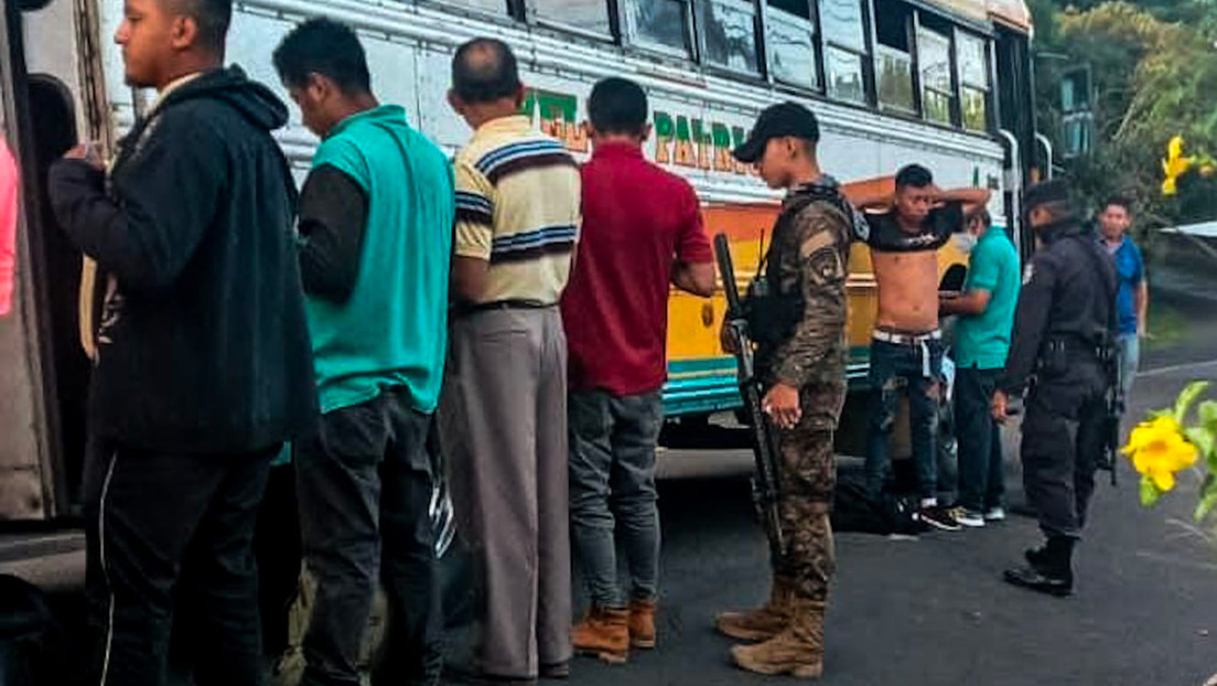 16 capturas por hora: la cifra de detenciones en la polémica "guerra contra las pandillas" de Bukele