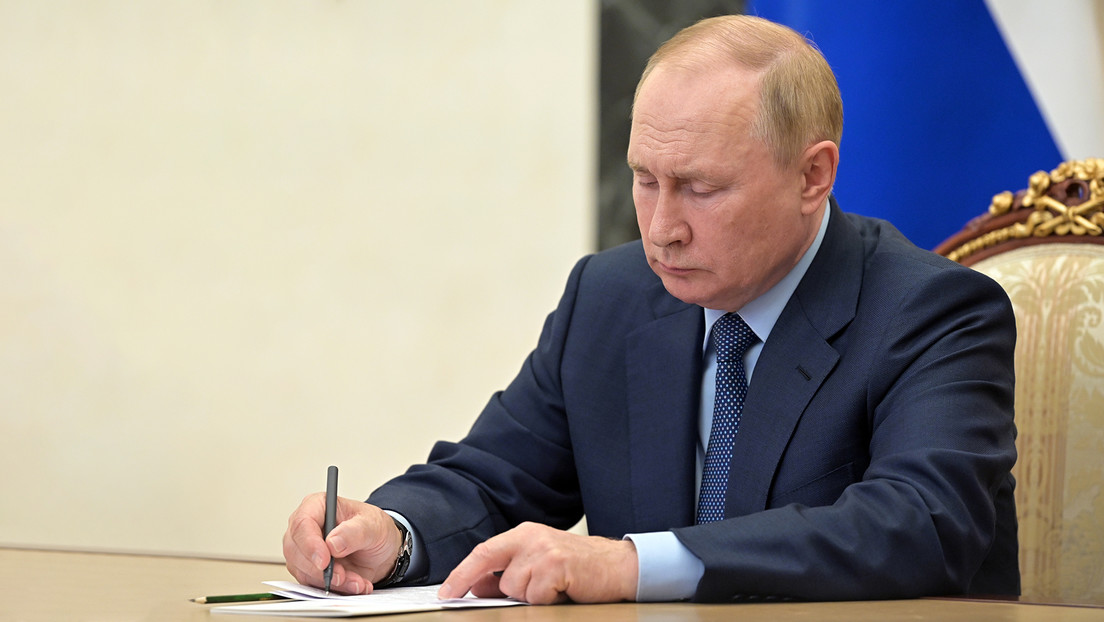 Putin firma un decreto que restringe la venta de activos rusos por ciudadanos de países no amistosos