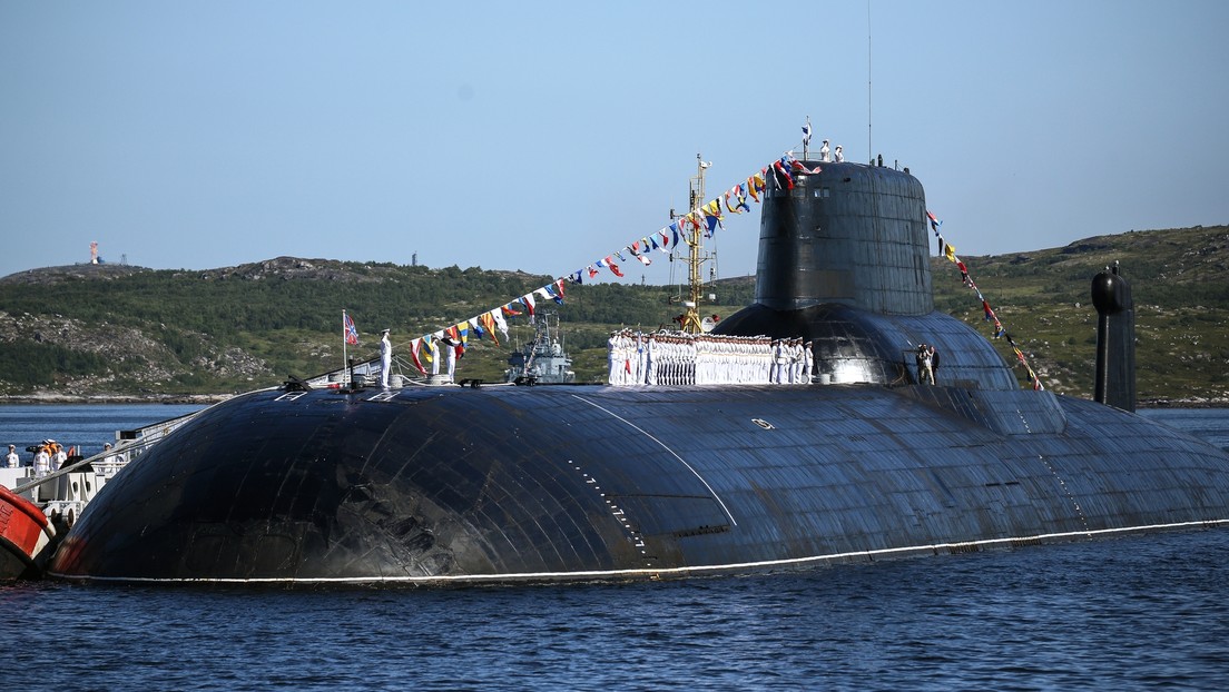 El mayor submarino nuclear del mundo realiza misiones de entrenamiento y combate durante una salida regular al mar