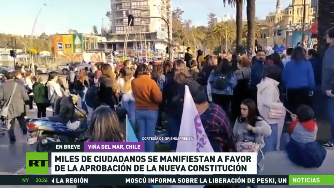 Miles de ciudadanos se manifiestan en Chile a favor de la aprobación de la nueva Constitución