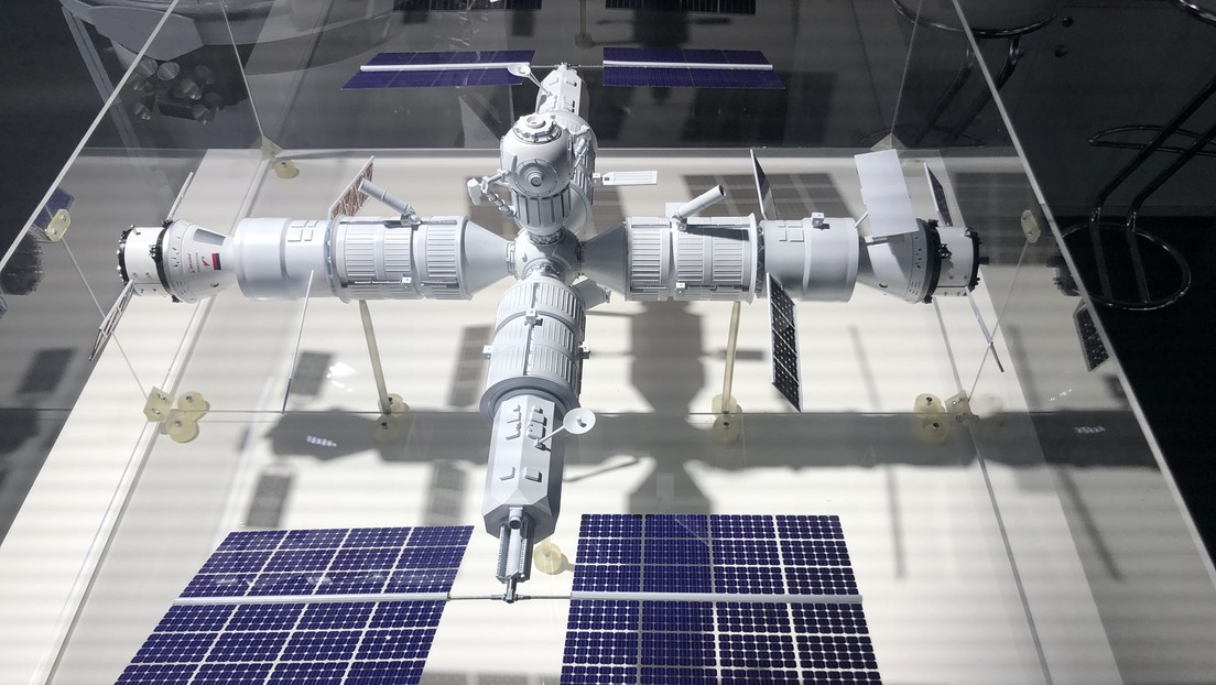 FOTO: Roscosmos presenta por primera vez la maqueta de la futura Estación Orbital Rusa