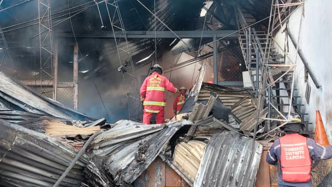 Un incendio de gran magnitud se registra en un depósito del Ministerio de Salud en Caracas