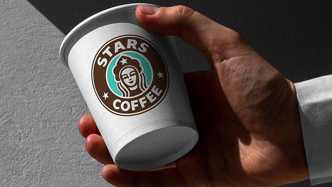 FOTOS, VIDEOS: Las cafeterías Starbucks reabren en Rusia con una nueva imagen