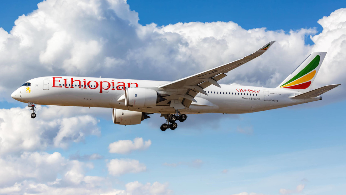 Pilotos de Ethiopian Airlines se quedan dormidos en pleno vuelo y aterrizan con retraso