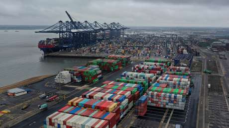 Más de 1.900 trabajadores del mayor puerto de contenedores británico se declaran en huelga