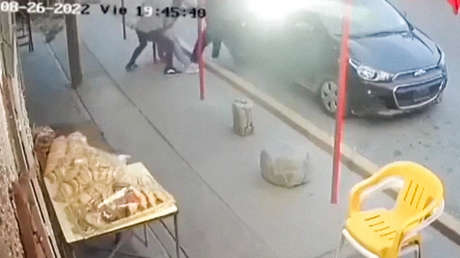 Cámara de seguridad capta el secuestro de una joven en el estado mexicano de Morelos (VIDEO)