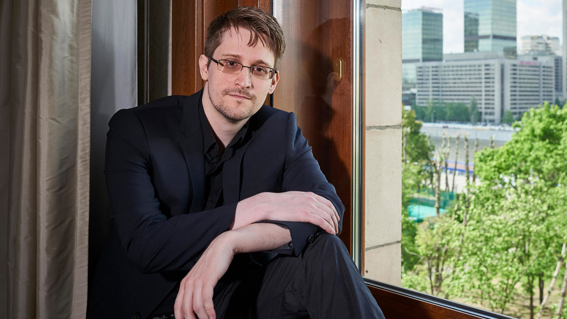 EE.UU. pidió a Reino Unido que impidiera a los medios publicar filtraciones de Snowden, según un nuevo libro
