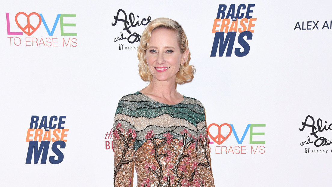 Revelan que la actriz Anne Heche estuvo atrapada en su coche en llamas durante 45 minutos