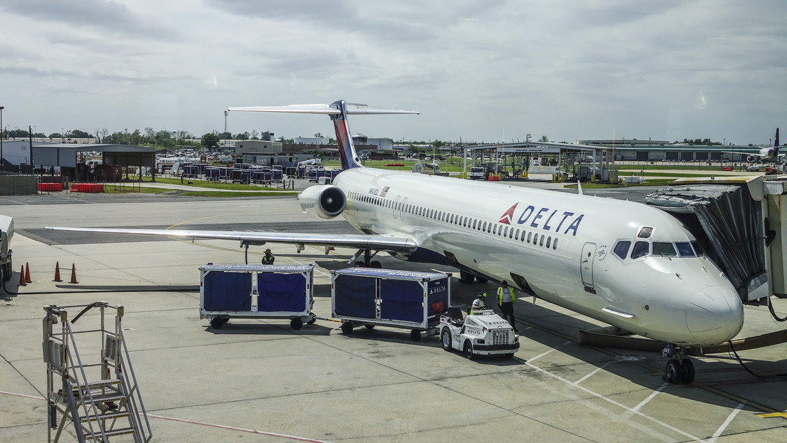 Muere una empleada de un aeropuerto en EE.UU. al enredarse su pelo en la cinta transportadora