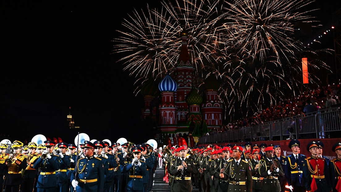 VIDEO: Ceremonia de clausura del festival internacional de orquestas militares en Moscú