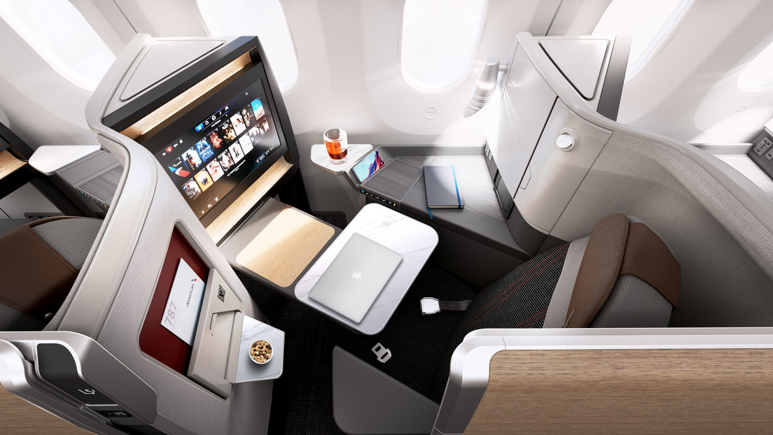 American Airlines presenta nuevos asientos 'premium' con mayor privacidad (FOTOS)
