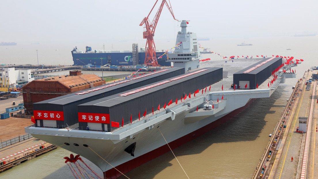 China pone a prueba su portaaviones Fujian, su mayor y más complejo buque de guerra