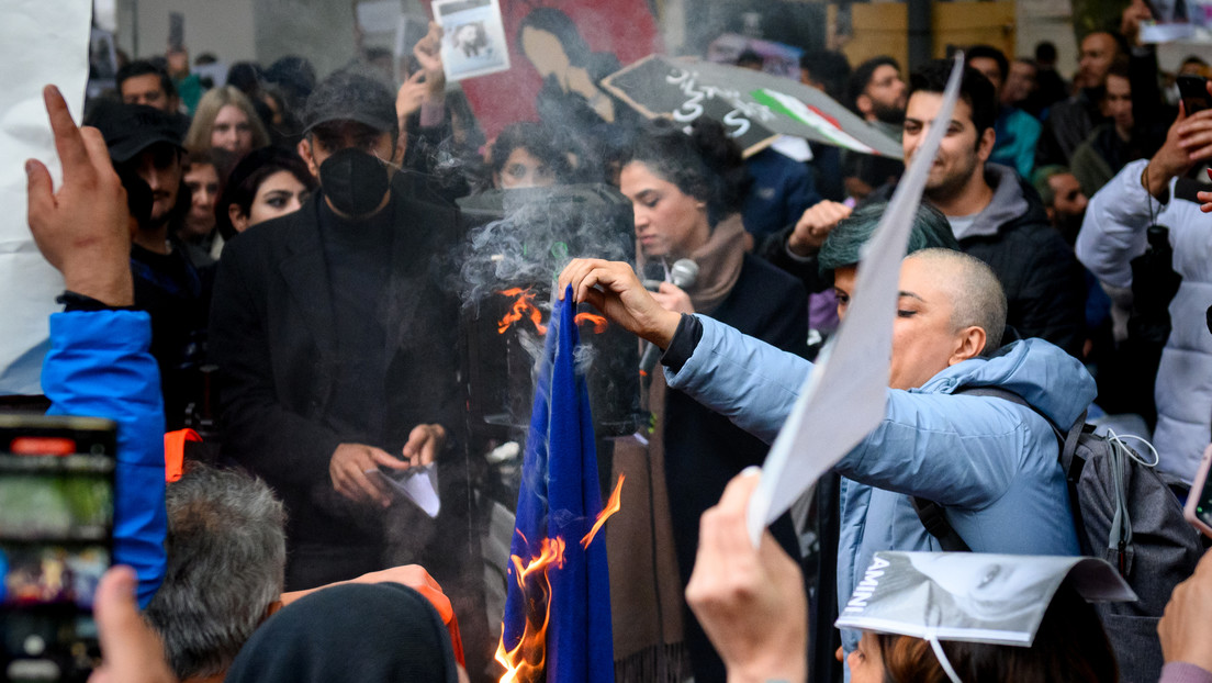 Irán debe "lidiar decisivamente" con disturbios que se desataron tras la muerte de Mahsa Amini, dice el presidente del país