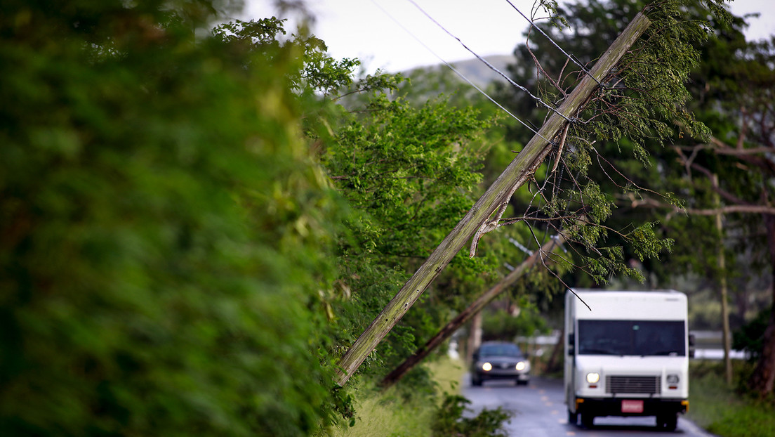 Reguetón, apagón y huracán: por qué las grietas coloniales de Puerto Rico salen a la luz por las fallas de una compañía de electricidad