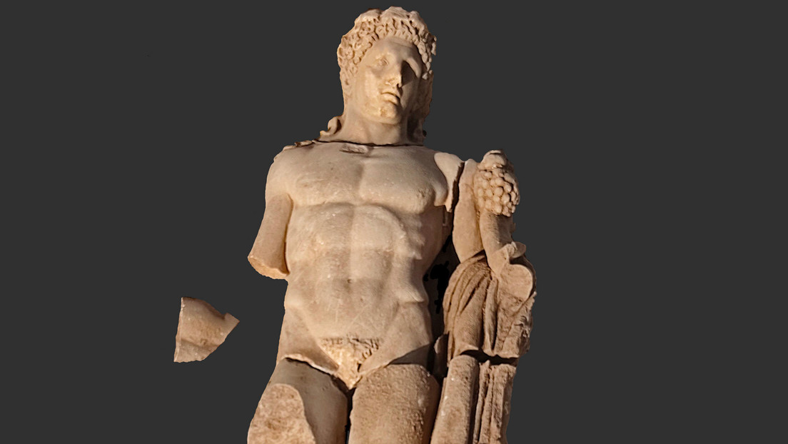Encuentran una enorme estatua de Hércules en Grecia