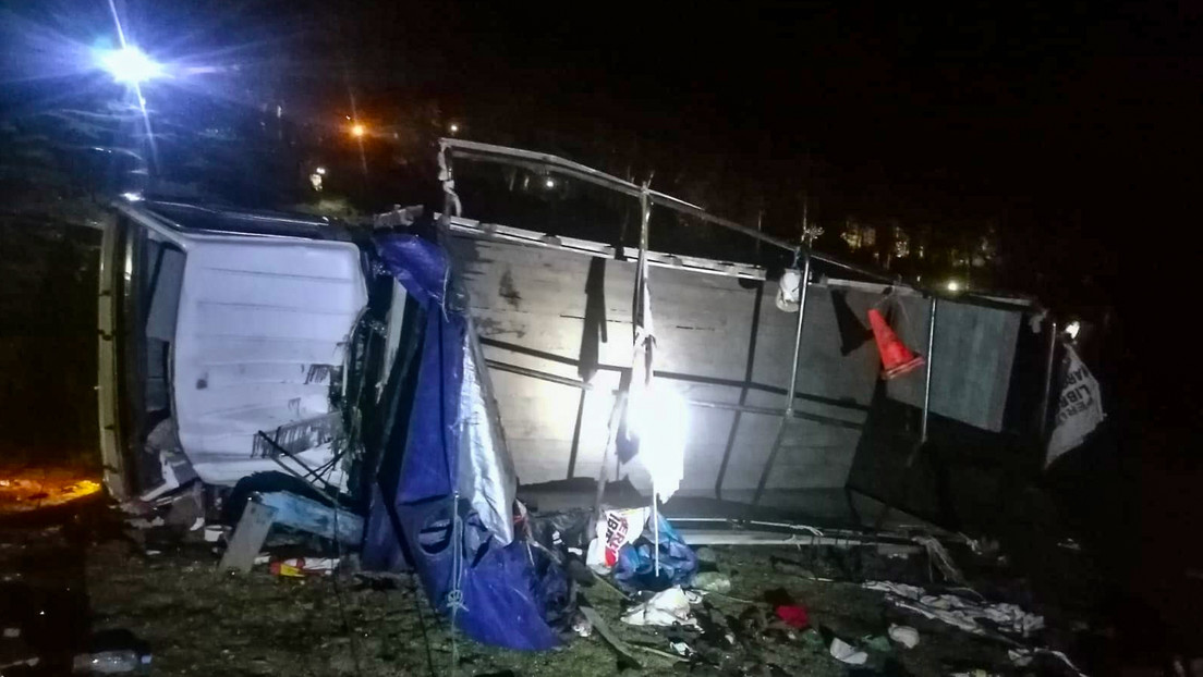 Un camión con simpatizantes de Perú Libre cae a un abismo en Cusco y deja al menos cuatro fallecidos