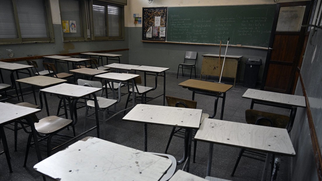 Las razones detrás de la toma de una decena de escuelas en Buenos Aires (y por qué el gobierno local quiere multar a los padres de los alumnos)