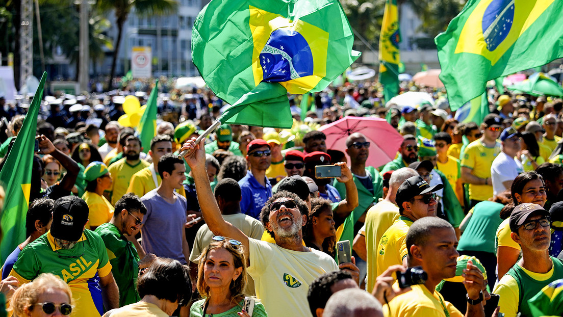 Brasil define en las urnas su destino político en las elecciones más polarizadas de su historia