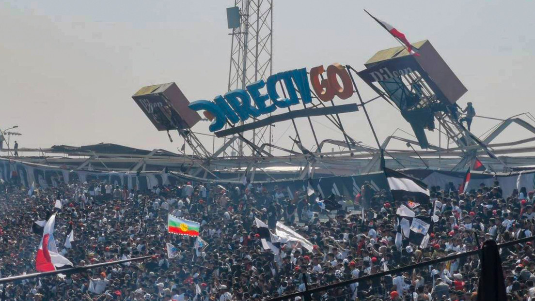 VIDEOS: Colapsa el techo de una tribuna del estadio Monumental del Colo-Colo en Chile cuando estaba repleto de hinchas