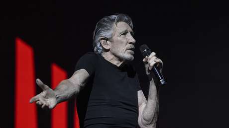 Roger Waters writes a letter to Zelensky's wife