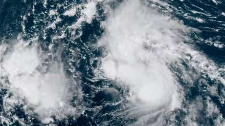 El huracán Earl se acerca a la costa este de EE.UU.