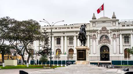 Eligen al excomandante de las Fuerzas Armadas José Williams como nuevo presidente del Congreso de Perú