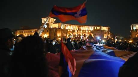 VIDEO: Protesta masiva en la capital de Armenia exige la renuncia del primer ministro