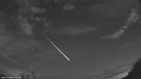 ¿Meteoro o basura espacial?: Captan una bola de fuego en el cielo de Escocia e Irlanda del Norte (VIDEOS)