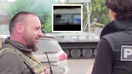 VIDEO: Un blindado ucraniano con una esvástica se cuela en un reportaje alemán