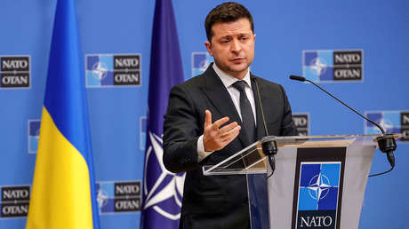 Ucrania firma la solicitud de ingreso en la OTAN por la vía rápida, anuncia Zelenski