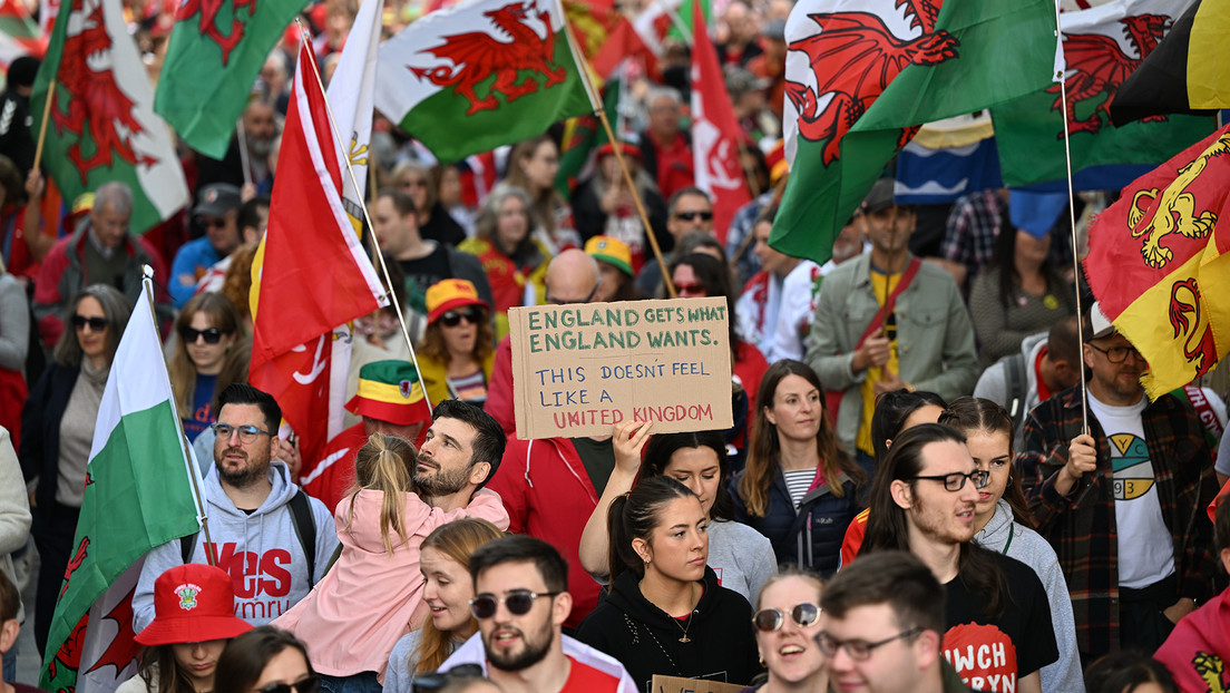 Más de 10.000 manifestantes en Gales piden independizarse del Reino Unido