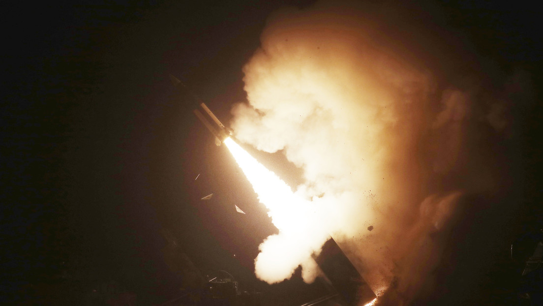A South Korean ballistic missile crashes into the ground during a live fire drill (VIDEO)