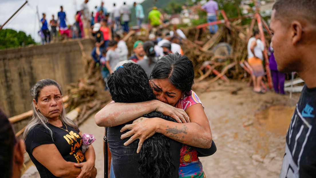 25 fallecidos, 52 desaparecidos y 317 viviendas destruidas por el deslave en Venezuela mientras avanzan las labores de rescate