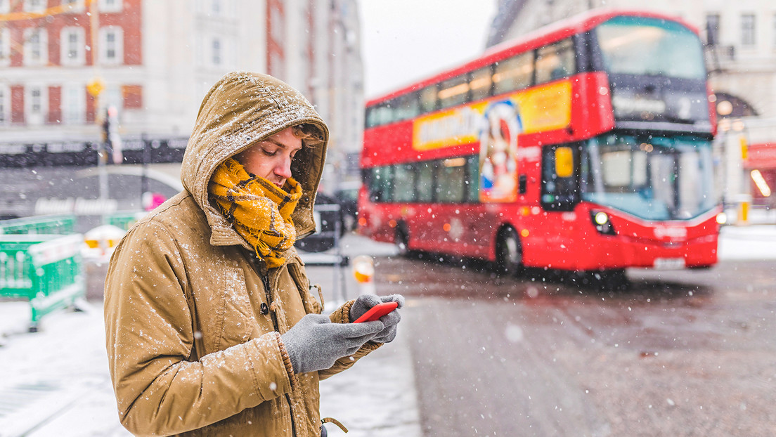 Los británicos se apresuran a comprar mantas y ropa de abrigo ante el invierno más duro
